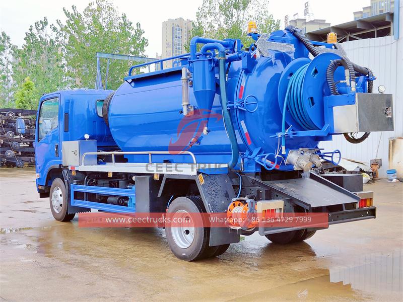 ISUZU NPR 6000L vacuum tank truck