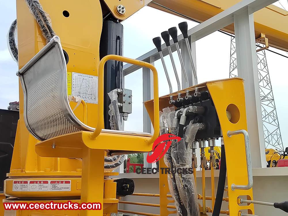 Isuzu hydraulic crane truck Isuzu hydraulic crane truck