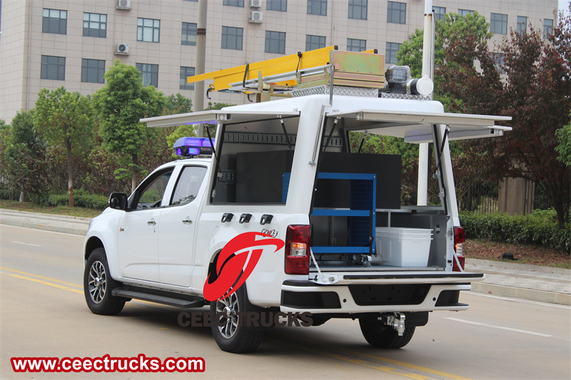 Isuzu 4x4 off road pickup rescue truck