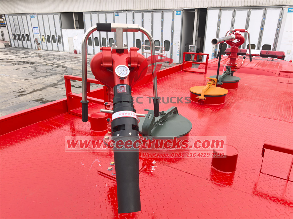 Isuzu fire tanker truck with PL32 fire monitor Isuzu fire tanker truck with PL32 fire monitor