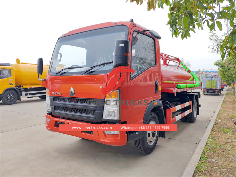 Howo light-duty 4000L septic tank truck
