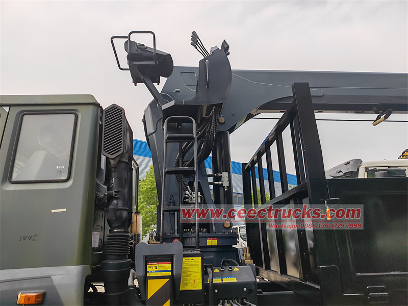 HOWO utility service boom crane truck