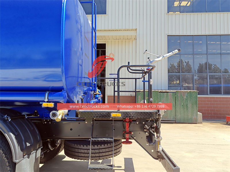 ISUZU GIGA 8X4 water tank truck