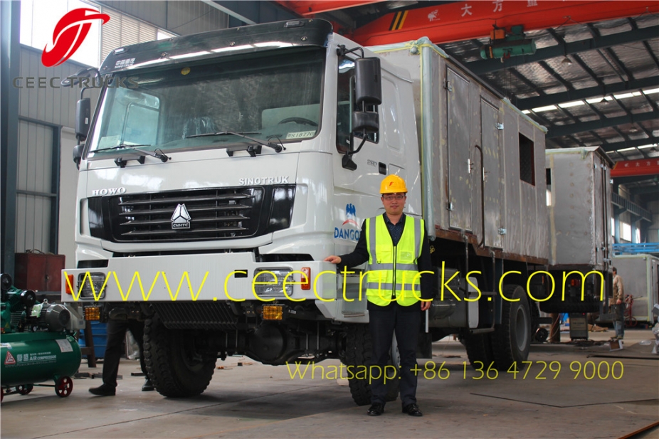 Durable HOWO all wheel drive mobile workshop truck manufacturer CEEC TRUCKS