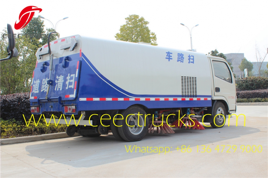 Dongfeng 4x2 road sweeper truck for public street sweeper truck for sale