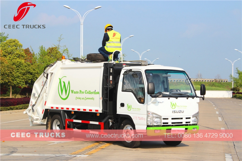 Caminhão compactador de lixo ISUZU 5cbm