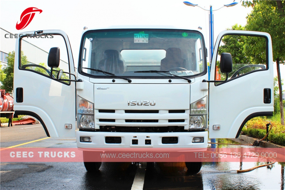 2017 sale ISUZU 8000L road sweeper truck