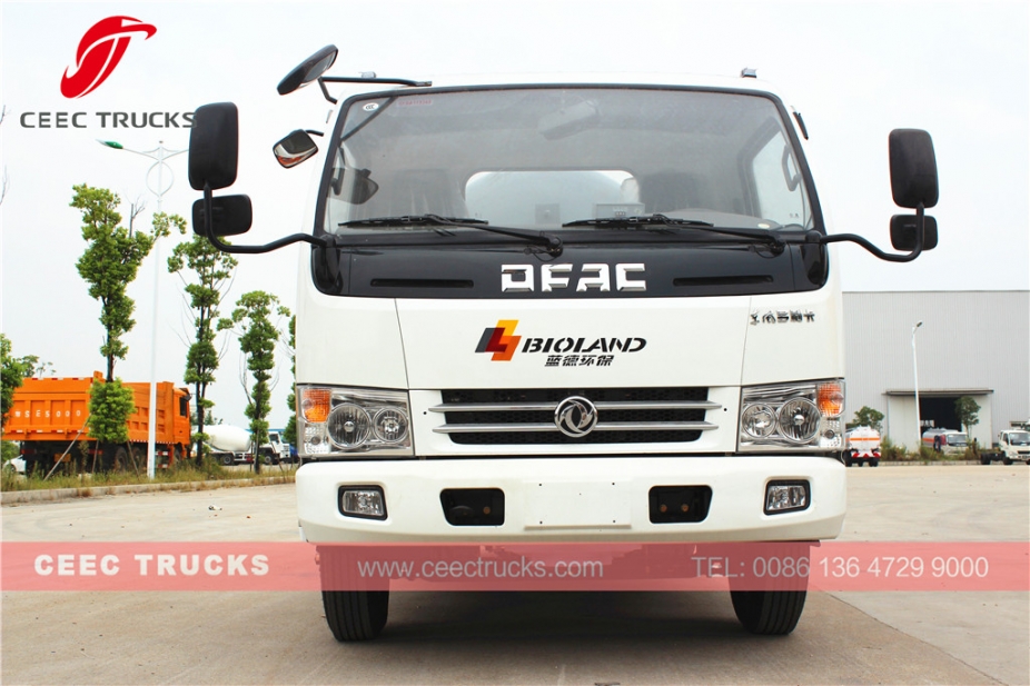 Dongfeng 4,000L Vacuum sewage tanker truck