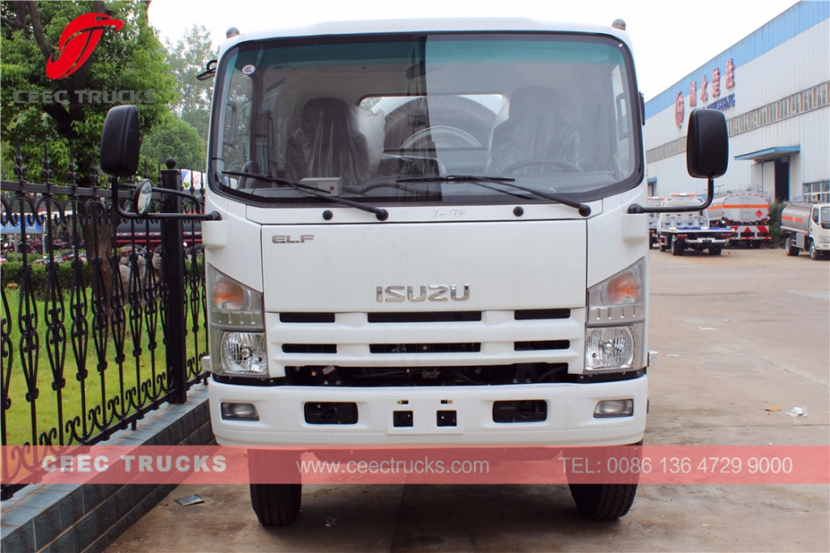 Caminhão esvaziador de fossa ISUZU 8.000L