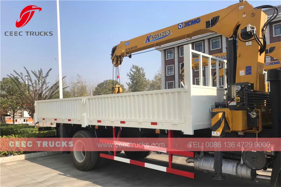 SINOTRUK 5 T truck mounted crane trucks