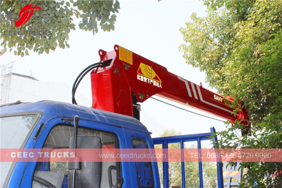 DONGFENG 6.3T boom crane trucks with Palfinger brand crane