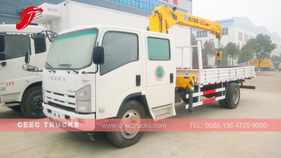 ISUZU 6300kg crane truck with double row cabin