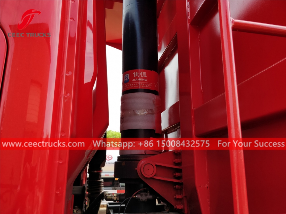 Caminhão basculante 8x4 IVECO Genlyon