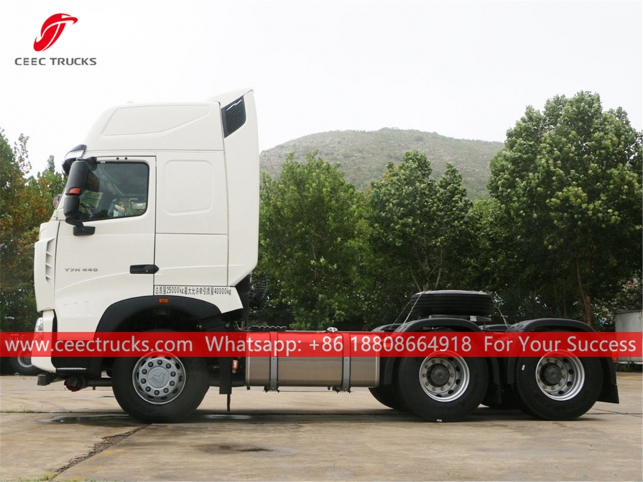 Caminhão trator 6x4 HOWO