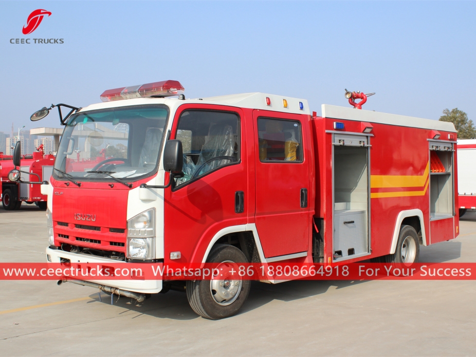 Caminhão de bombeiros com tanque de água ISUZU 700P