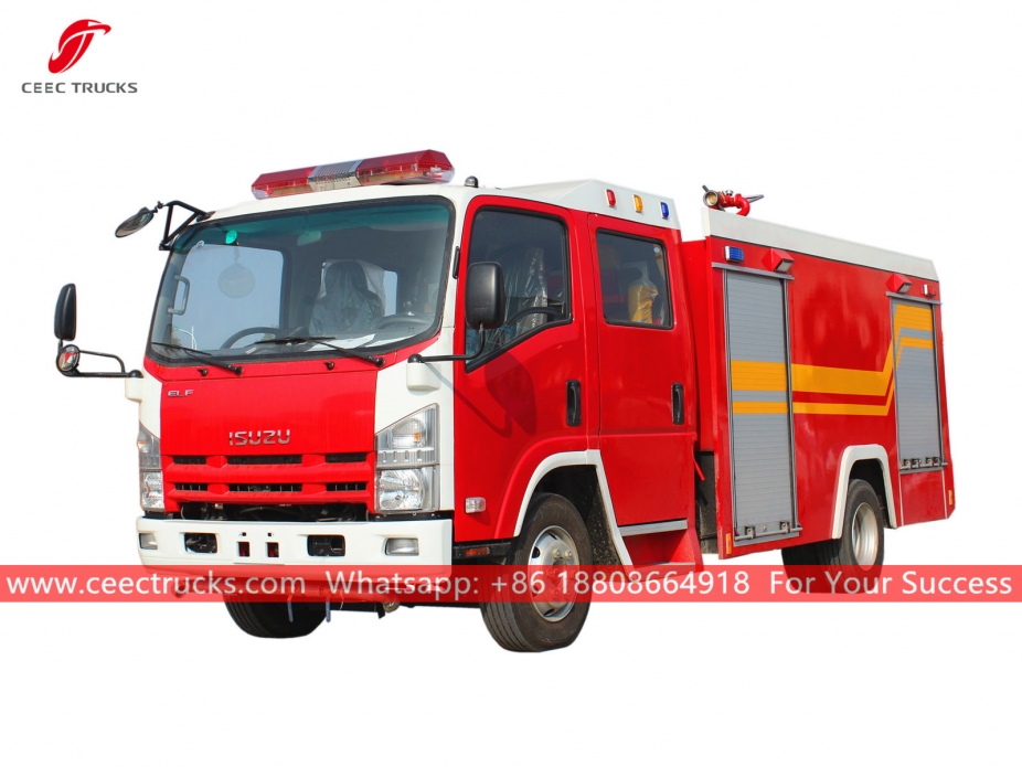 Caminhão de bombeiros com tanque de água ISUZU 700P