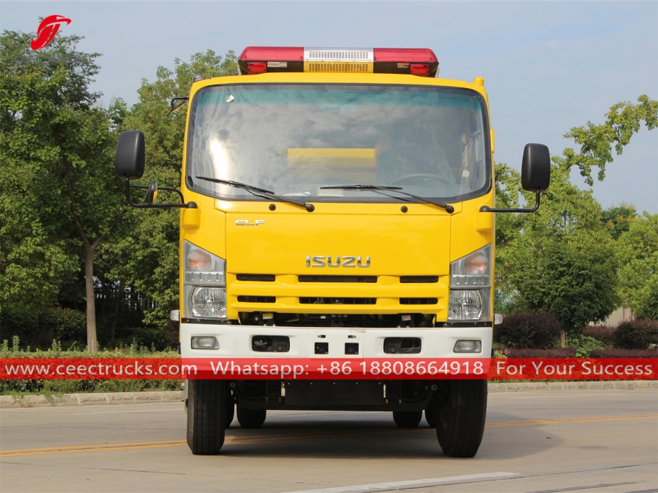 Caminhão de bombeiros ISUZU 5CBM