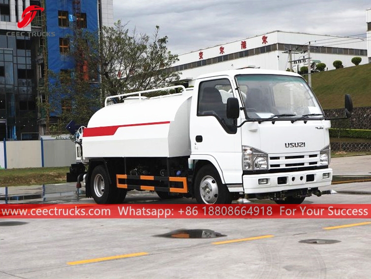 ISUZU 4CBM Bowser de água com mangueira de alta pressão