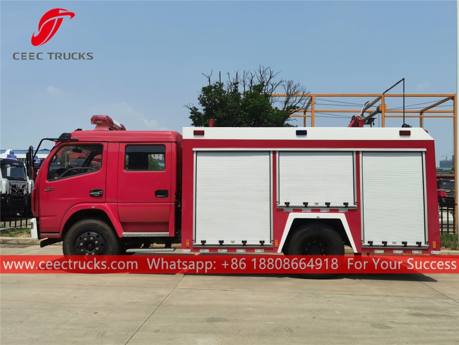 Caminhão de bombeiros de espuma Dongfeng 4CBM