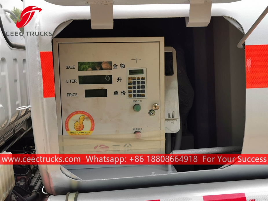 Caminhão tanque de combustível FOTON 8CBM