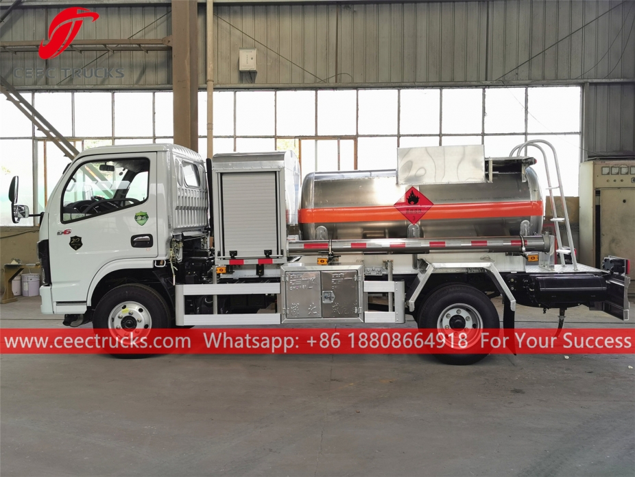 Caminhão Bowser de combustível 2CBM Dongfeng