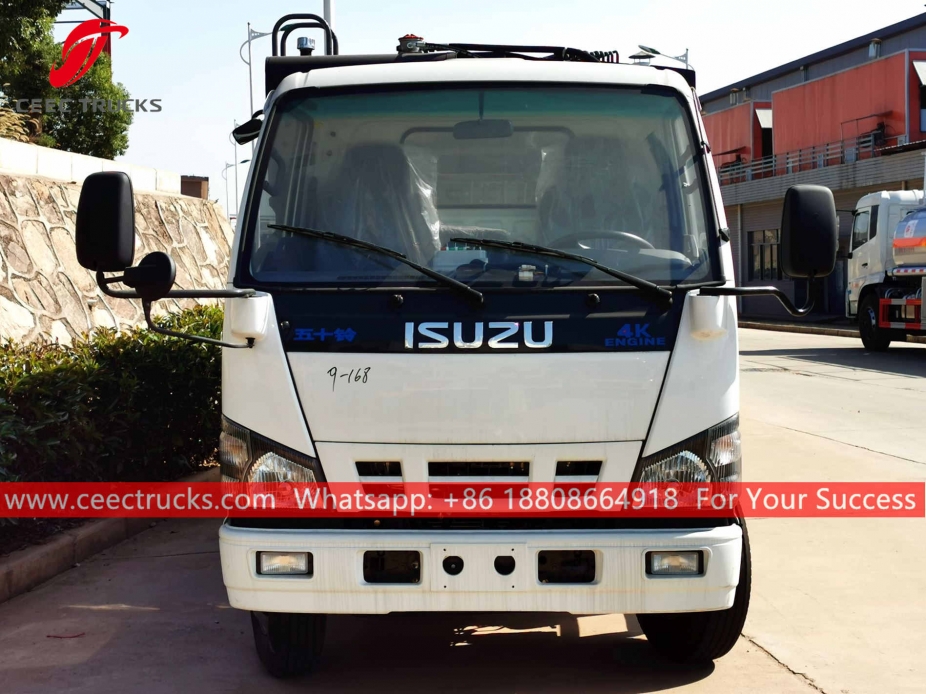 Caminhão compactador de resíduos ISUZU 6CBM