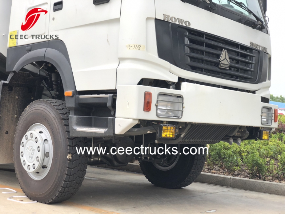 SINOTRUK HOWO 6X6 com tração em todas as rodas Caminhões-tanque de combustível Bowser