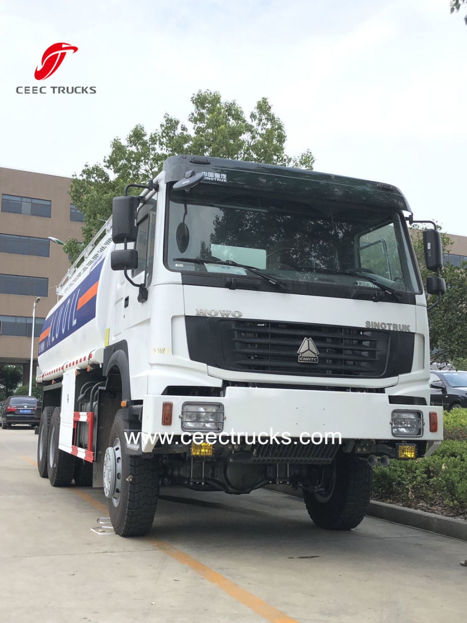 SINOTRUK HOWO 6X6 com tração em todas as rodas Caminhões-tanque de combustível Bowser