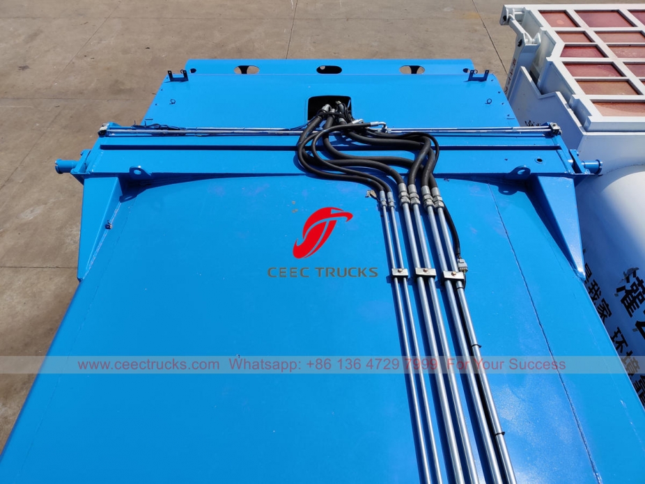 Customized waste compactor body