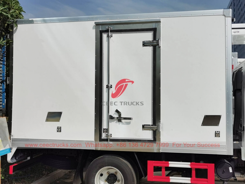 ISUZU 2 ton reefer truck