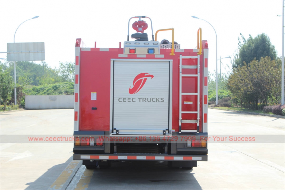 ISUZU foam fire engine