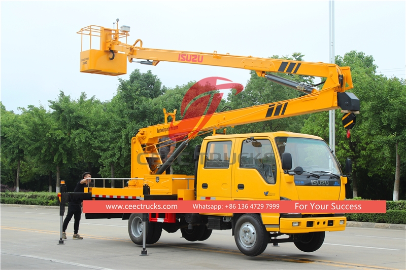 Caminhão plataforma aérea ISUZU de 18 metros