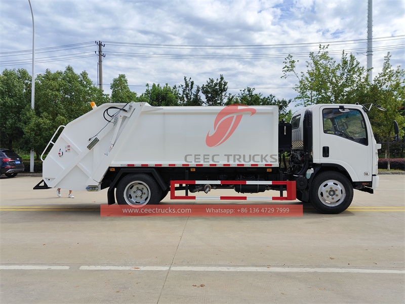 ISUZU NPR light duty 8CBM Waste Compactor truck made in China