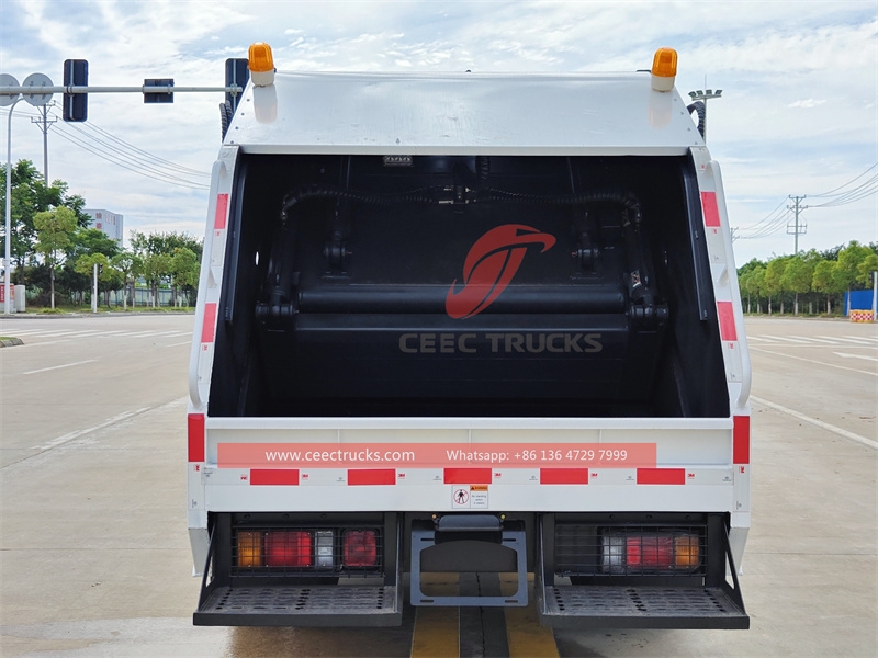 ISUZU NPR light duty 8CBM Waste Compactor truck made in China