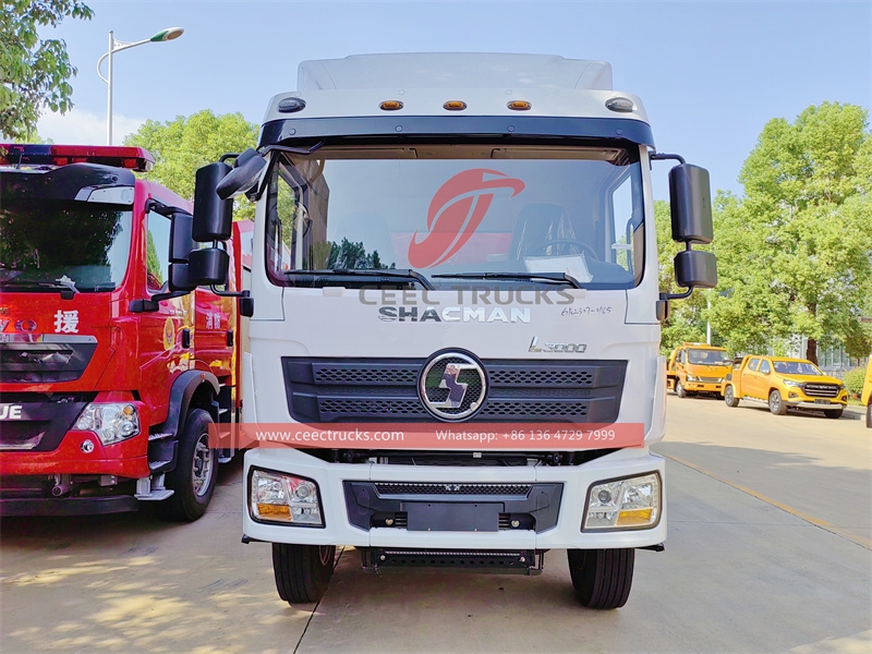 SHACMAN 20,000L fuel tanker truck made in China