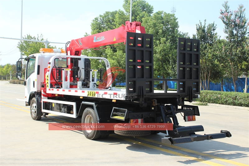 ISUZU ELF breakdown wrecker truck with 4ton crane made in China