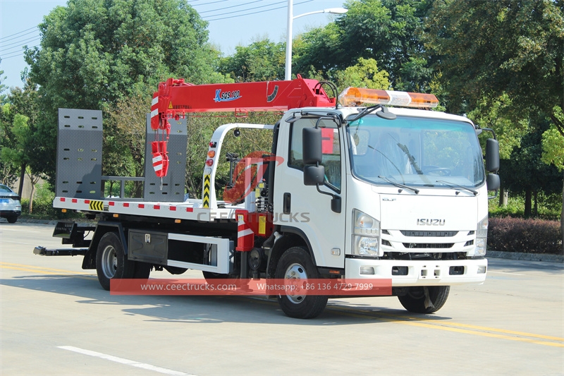 ISUZU ELF breakdown wrecker truck with 4ton crane made in China