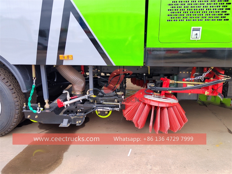 Howo RHD street road sweeping truck with factory direct sale