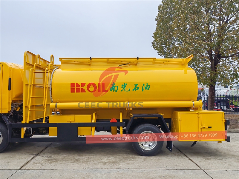 RHD isuzu petrol fuel bowser made in China