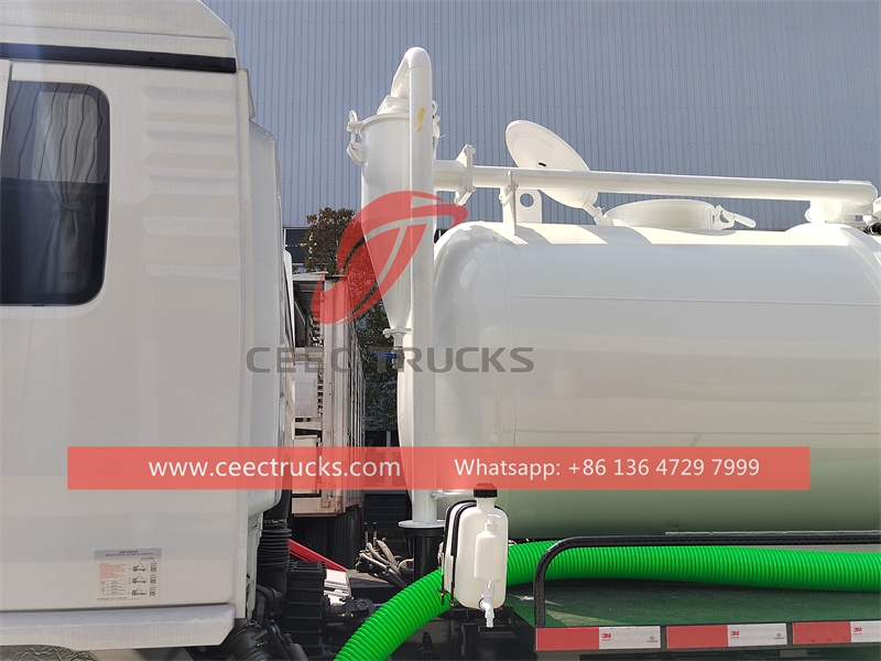 Shacman 6 wheeler vacuum sewer truck