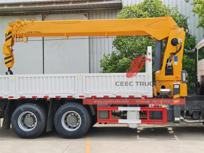 HOWO heavy-duty 371hp truck with 20 tons crane