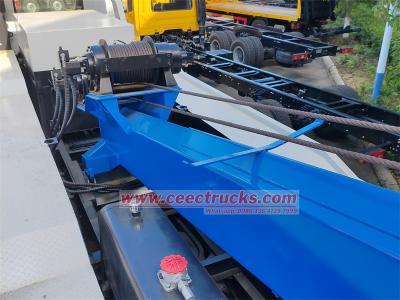 Sinotruk HOWO 8X4 Recovery Truck