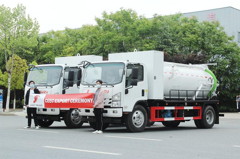 Caminhão projetado novo da água de esgoto do vácuo do DUENDE 700P de ISUZU com bomba de MORO