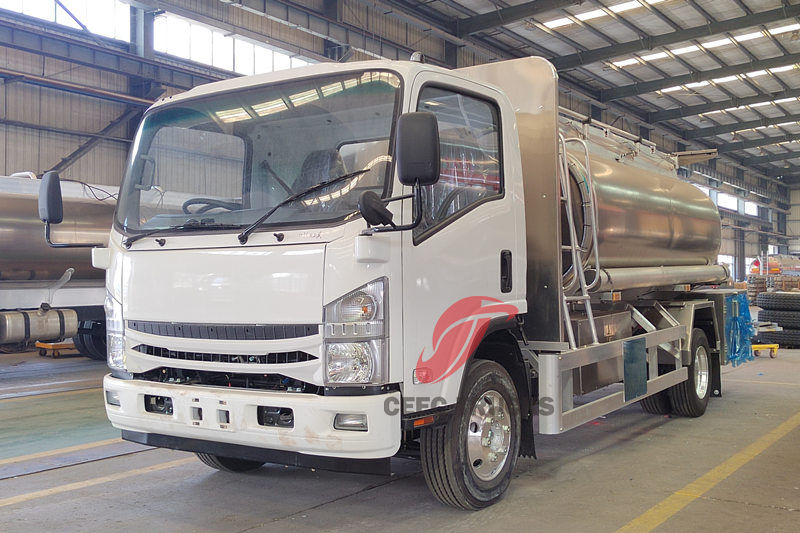 Caminhão tanque de combustível em liga de alumínio com volante à direita Isuzu ELF