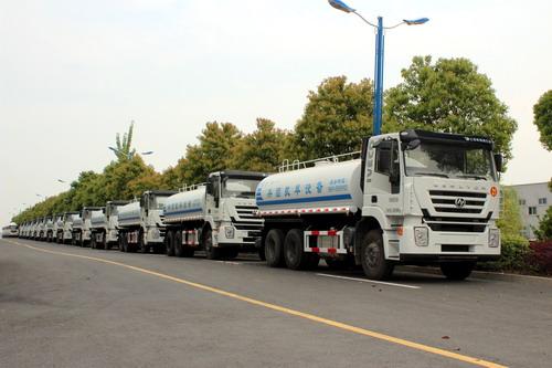 100 unidades de caminhões-tanque de água IVECO para a província de China Xinjiang