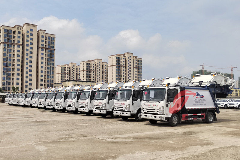 15 unidades de caminhão compactador de carregadeira traseira Isuzu ELF novo