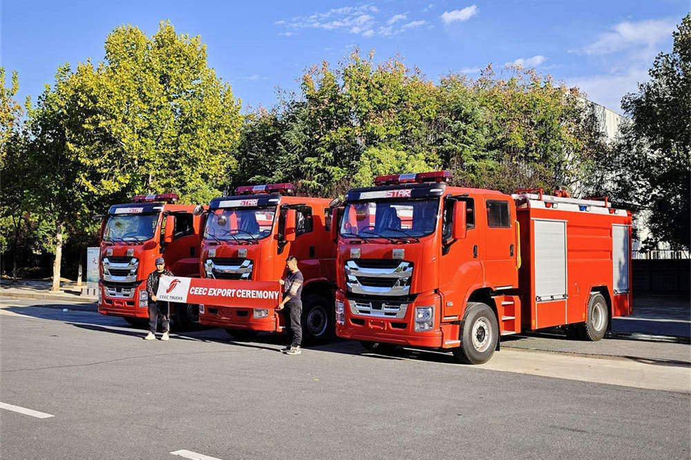 Cliente do Camboja compra 3 unidades de caminhão de bombeiros de espuma ISUZU GIGA